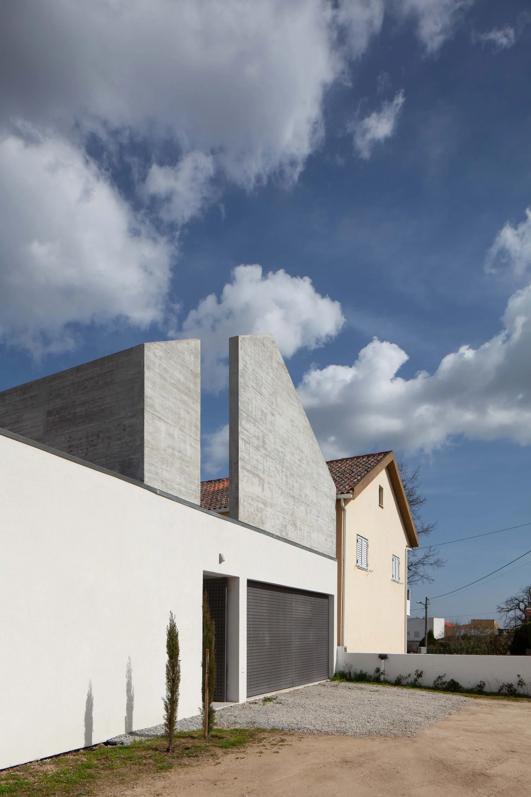 Projeto contemporâneo orientado para investimento imobiliário