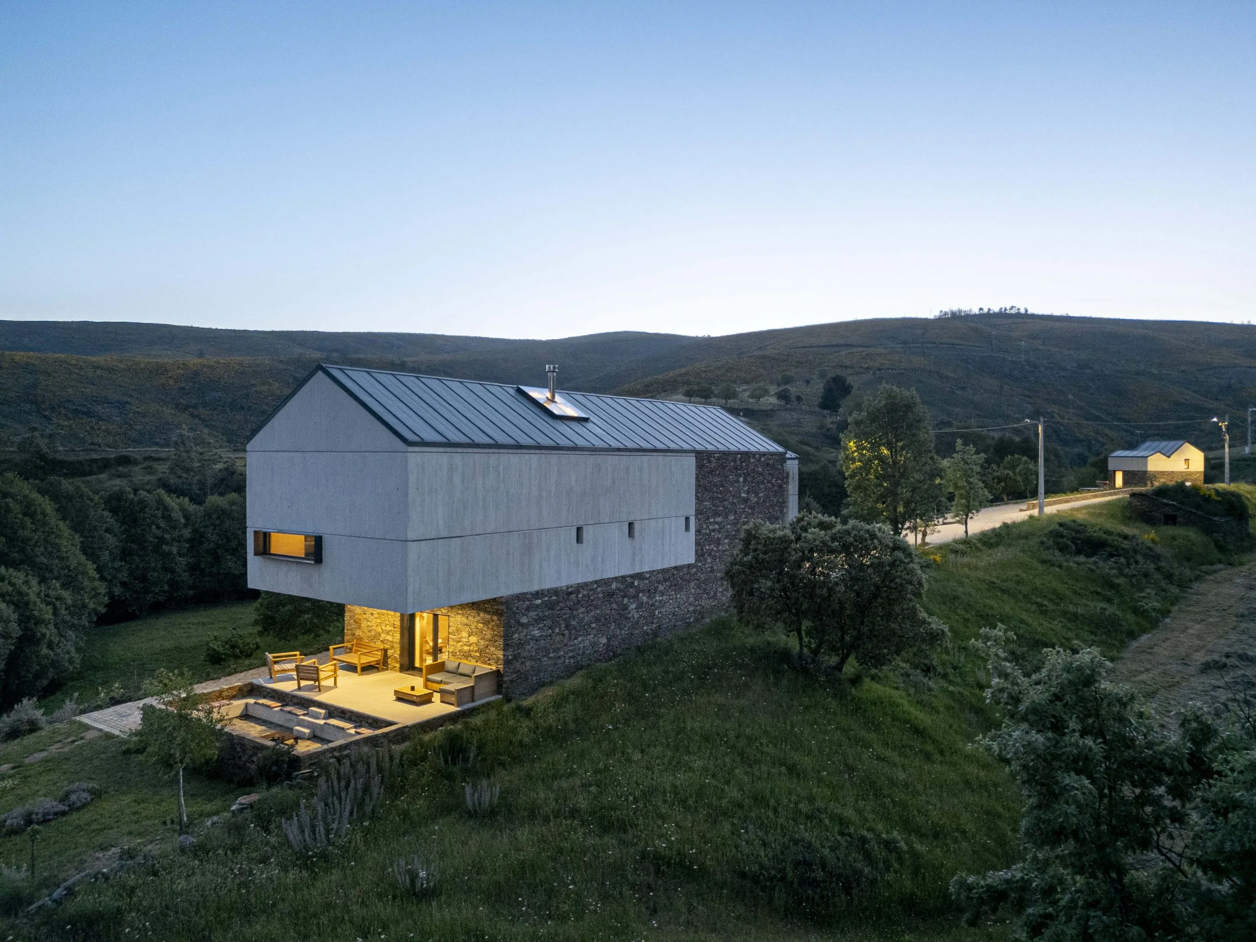 Casa DRK integrada na paisagem